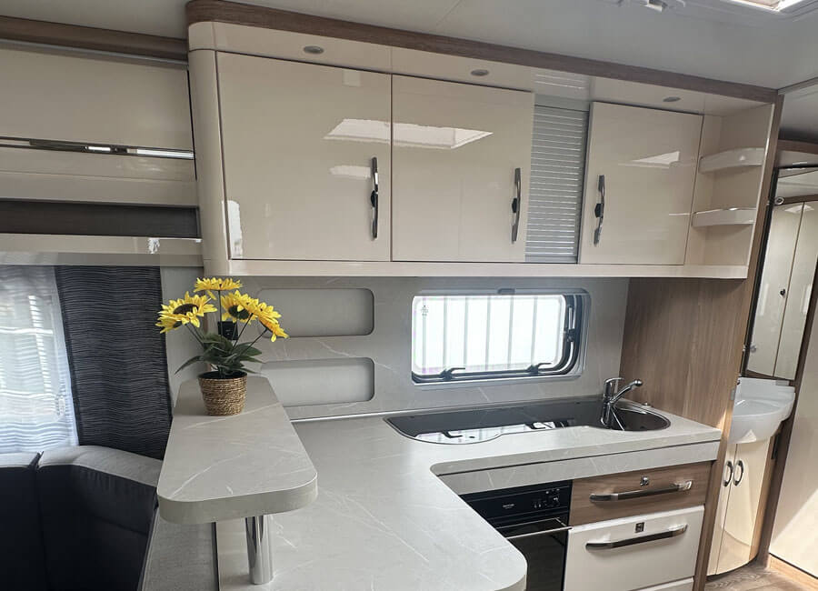 3-hobby-excelent-560-cfe-2022-caravan-te-koop-in-oldenzaal-almelo
