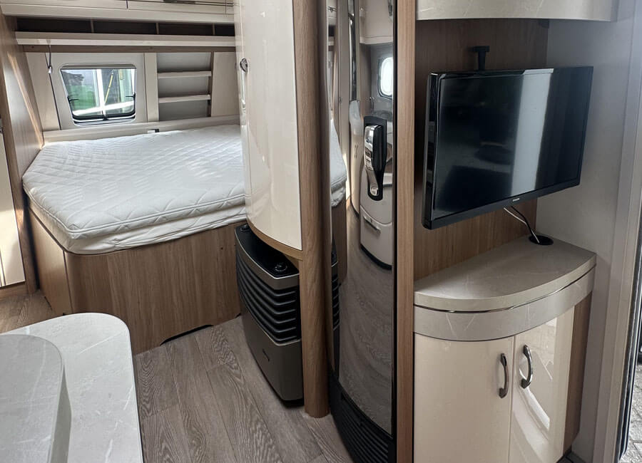 6-hobby-excelent-560-cfe-2022-tweedehands-caravan-kopen